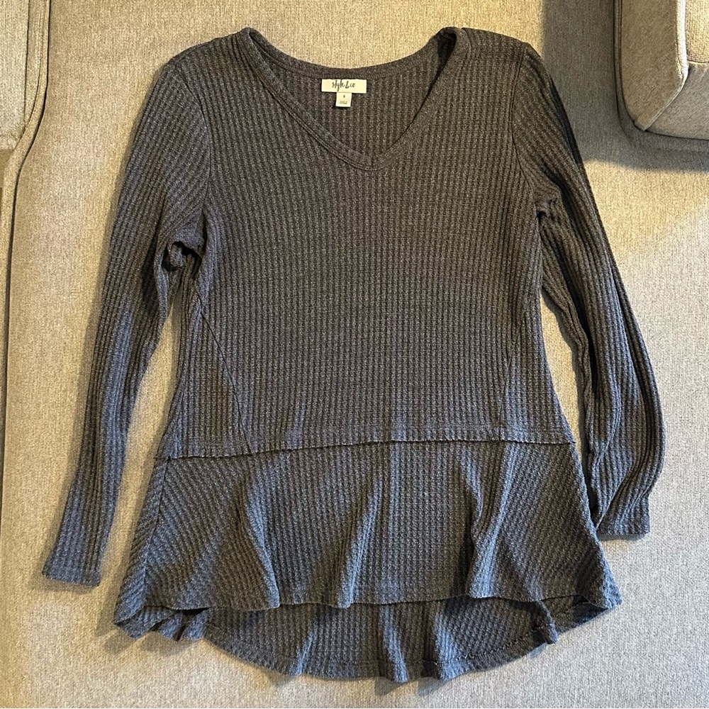 Women’s Style & Co Grey V-Neck Ribbed Top / Sweater